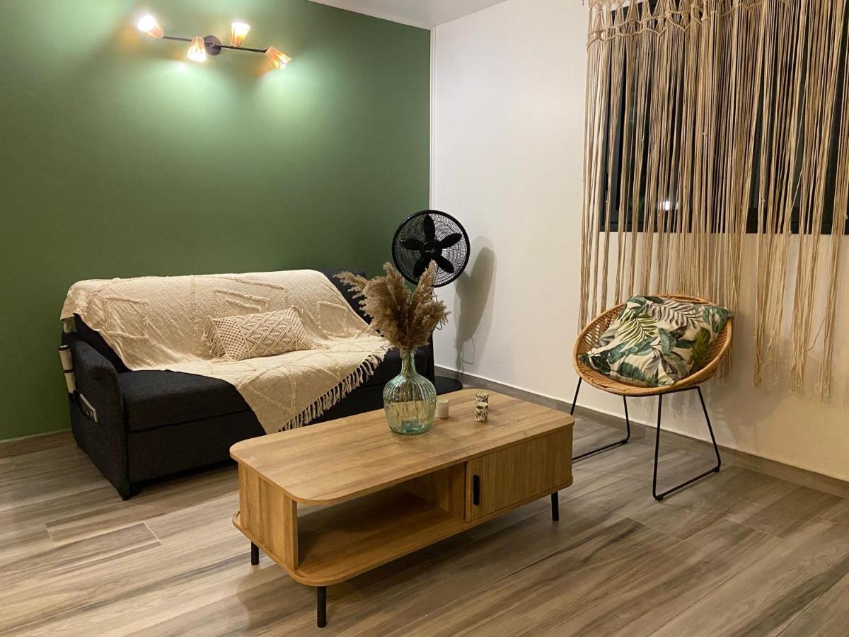 Ti Karet - Charmant Logement Avec Jacuzzi Et Vue Mer Terre-De-Haut Exterior foto
